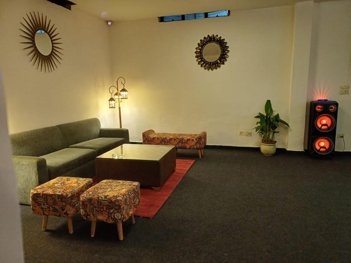 Hotel Elite Sector 45 I Gurgaon Central I Couple Friendly 外观 照片