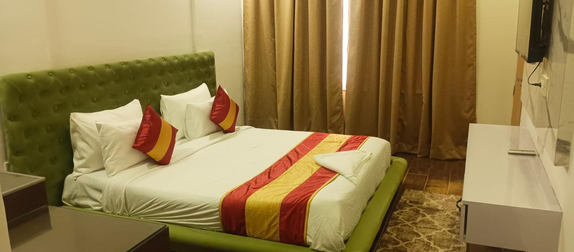 Hotel Elite Sector 45 I Gurgaon Central I Couple Friendly 外观 照片