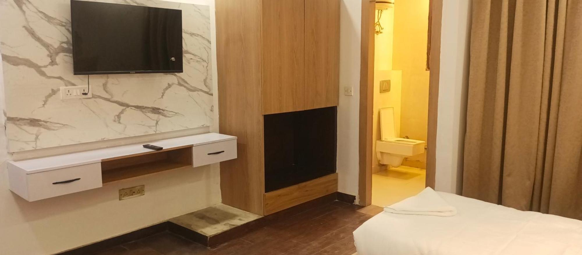 Hotel Elite Sector 45 I Gurgaon Central I Couple Friendly 外观 照片