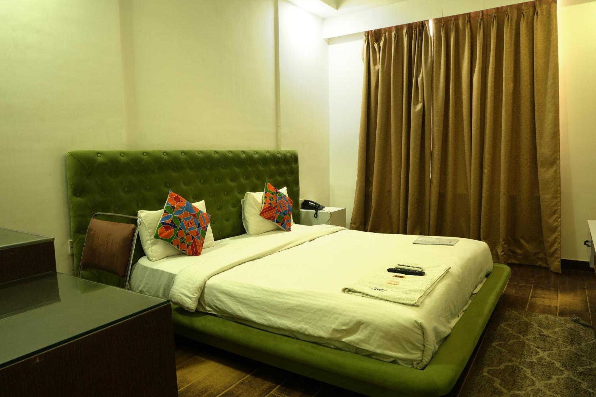 Hotel Elite Sector 45 I Gurgaon Central I Couple Friendly 外观 照片